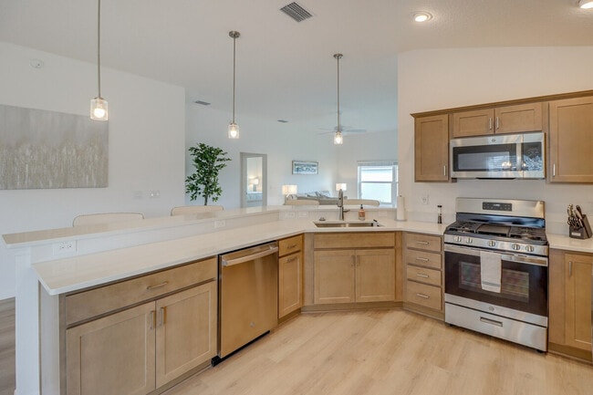 Building Photo - 6551 Mason Pl