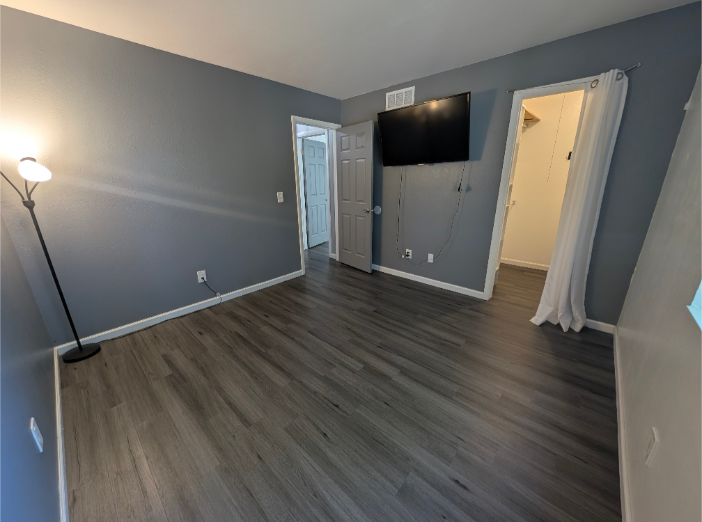 Building Photo - 7998 Chase Cir