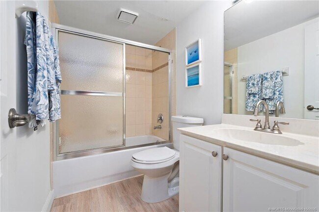 Building Photo - 10310 S Ocean Dr