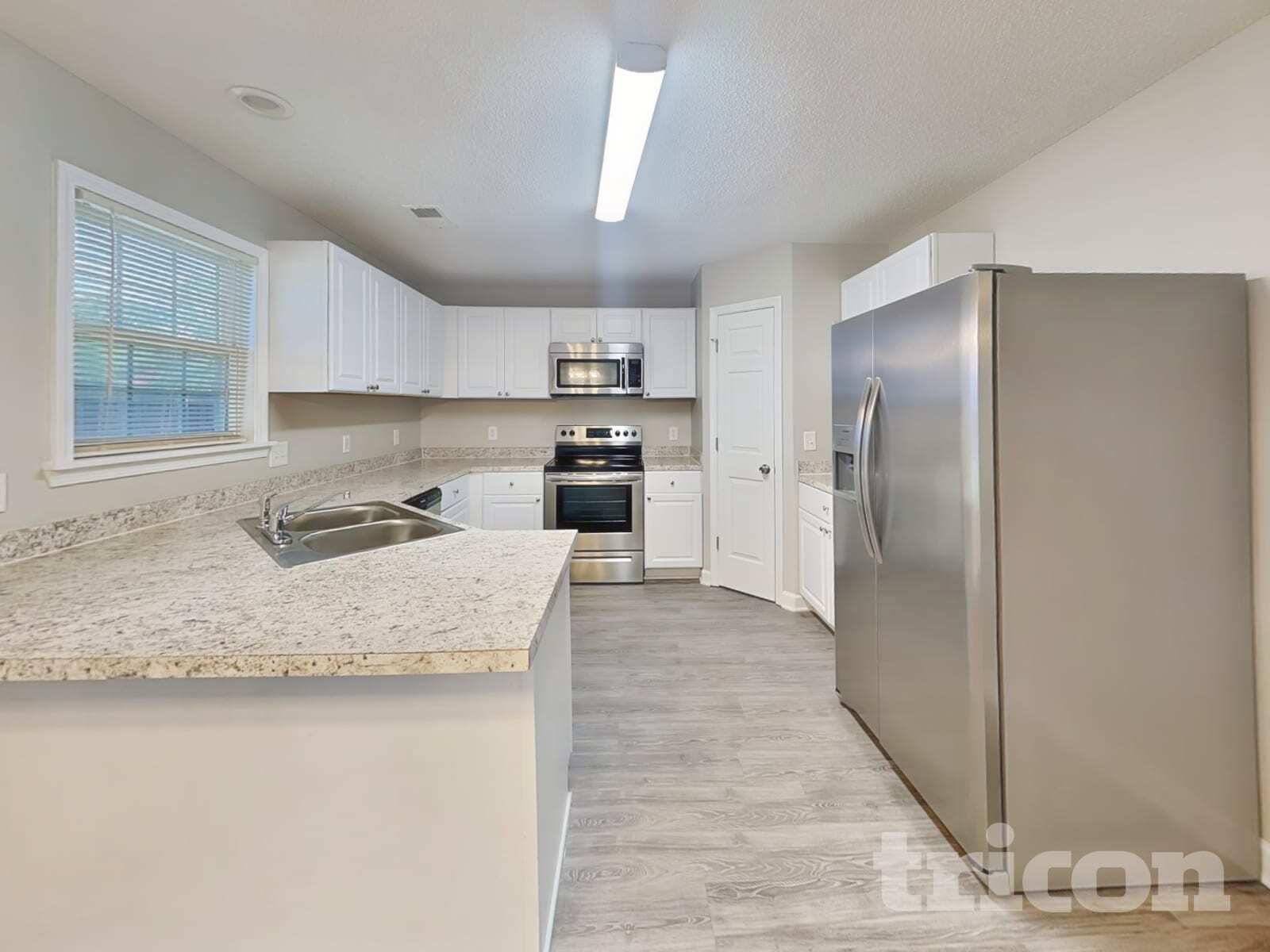 Building Photo - 2 Abbey Rd