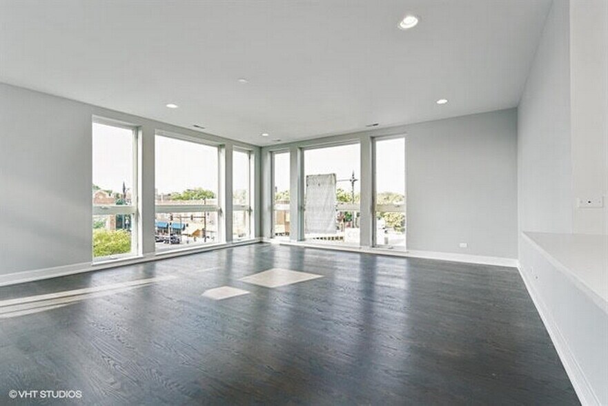 Building Photo - 3620 W Irving Park Rd