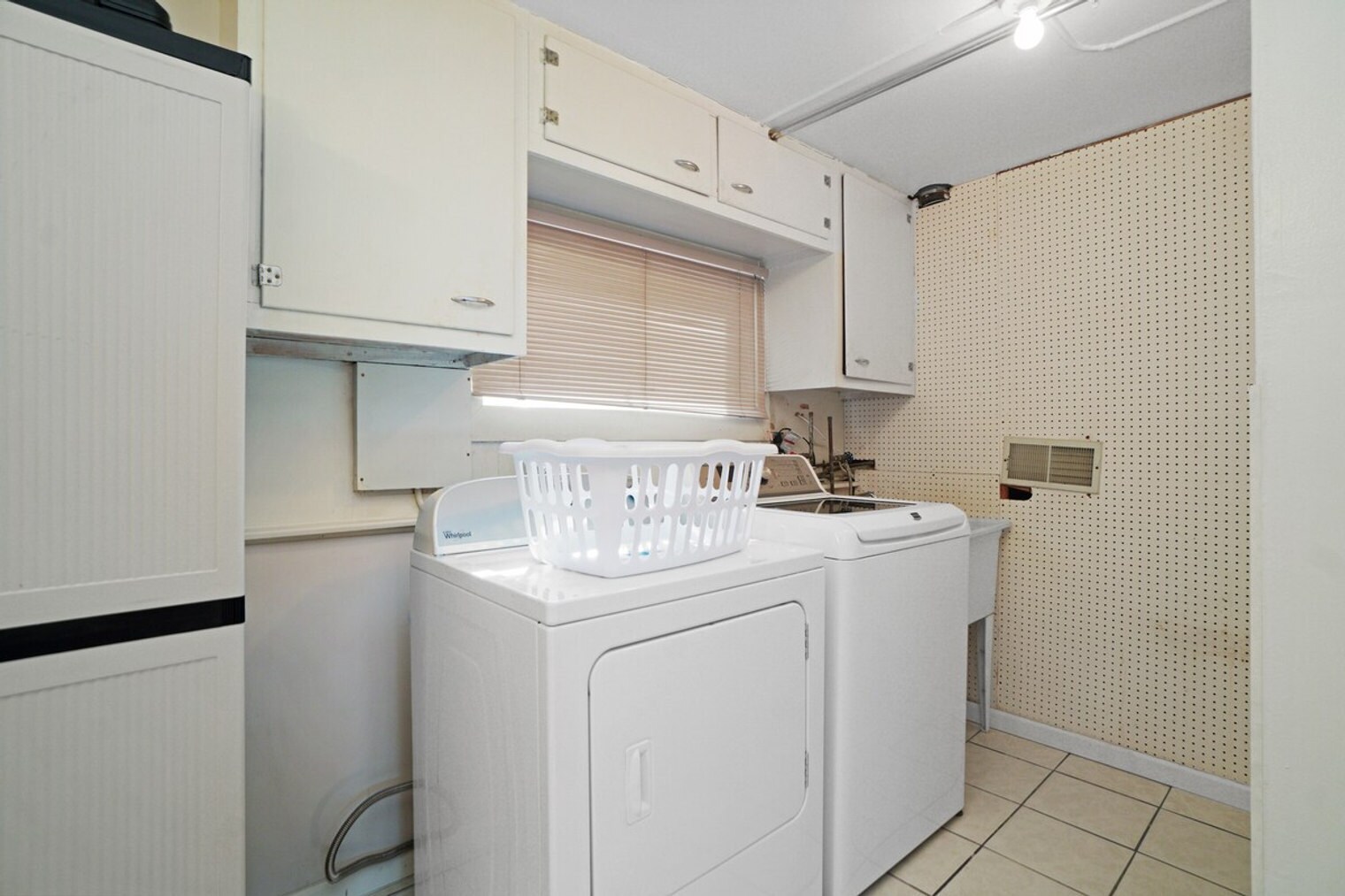 Building Photo - 4438 Balmoral Dr
