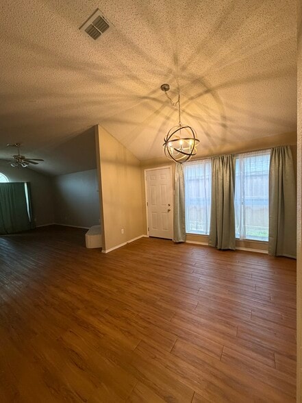 Building Photo - 2521 Ensenada Ln