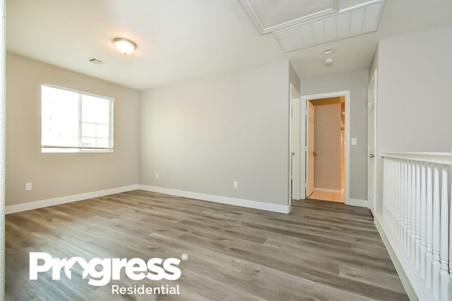 Building Photo - 4027 Sparrow Rock St