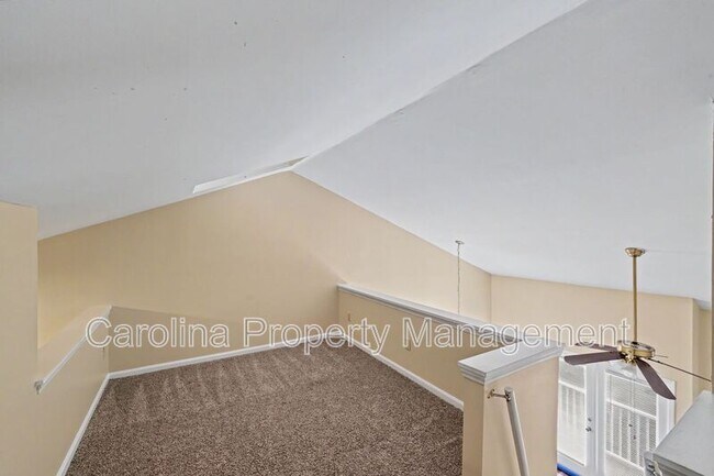 Building Photo - 244 S Cedar St