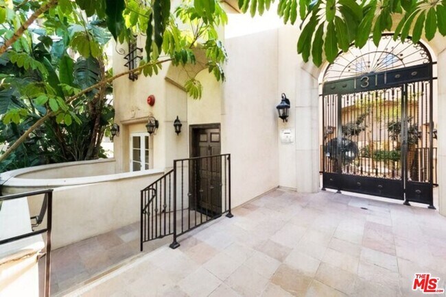 Building Photo - 1311 Centinela Ave