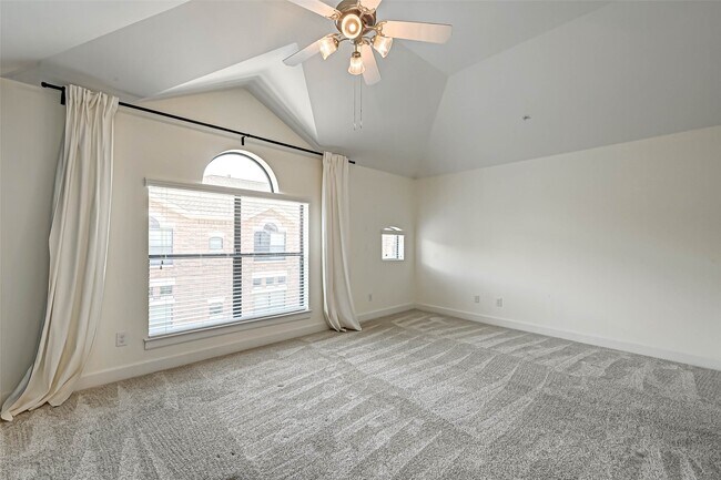 Building Photo - 11315 S Main St