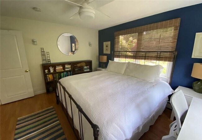 Building Photo - 52 Lawn Ave