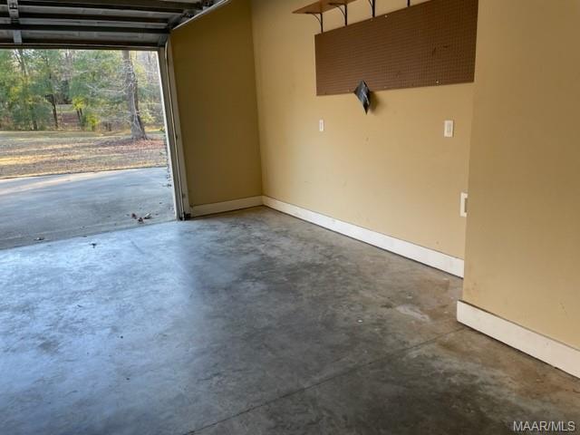 Building Photo - 10 Birchwood Ln