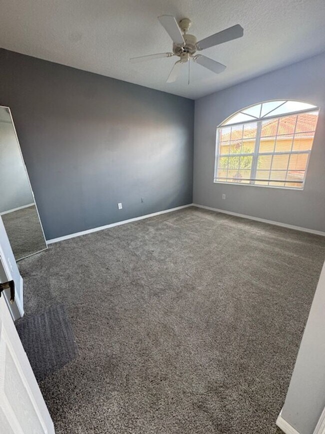 Building Photo - 2 bedroom 2 bathroom Condo in Gardens at B...
