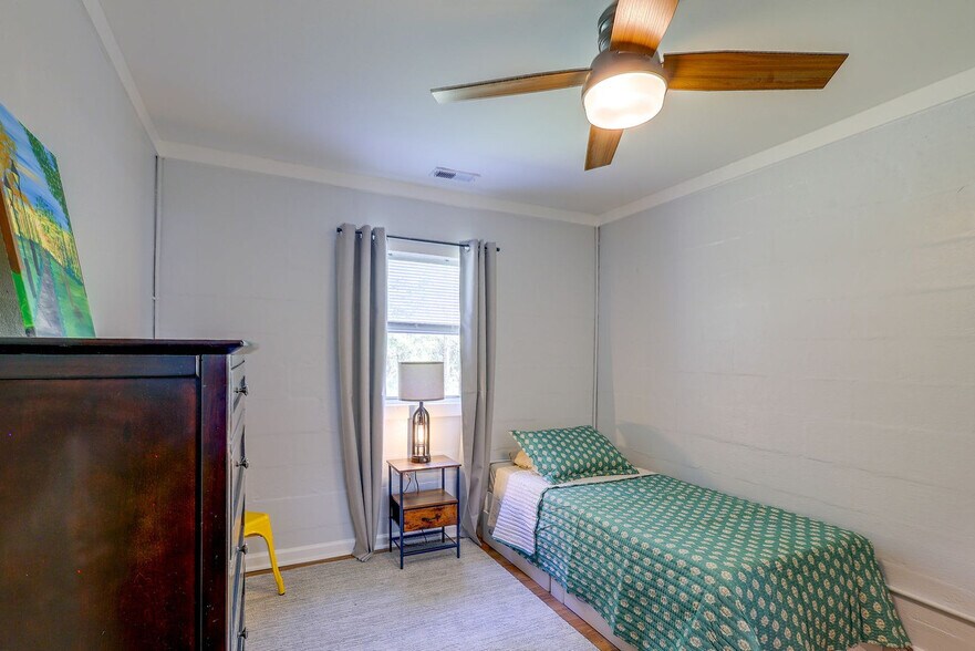 Building Photo - 369 Tanglewood Acres Dr