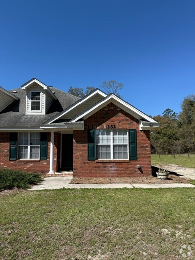 Building Photo - 2 Bedroom 2 Bath Duplex