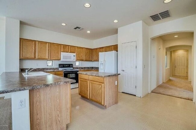 Building Photo - 3470 E Riopelle Ave