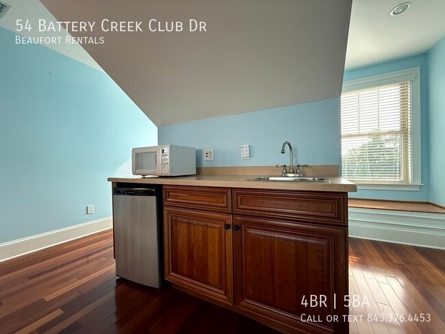 Building Photo - 54 Battery Crk Clb Dr