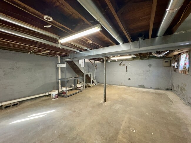 Building Photo - Fantastic 3-Bedroom Overlea Home with Open-Floor Plan!