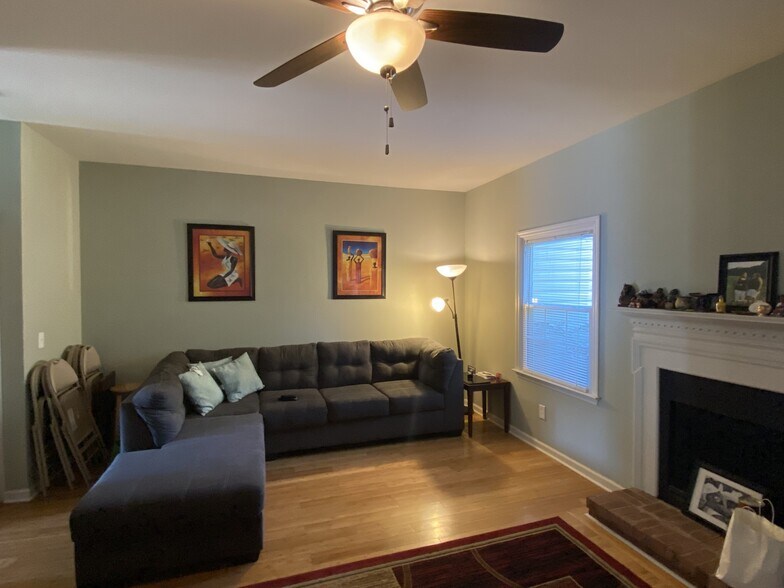 Building Photo - 911 Hammack Dr