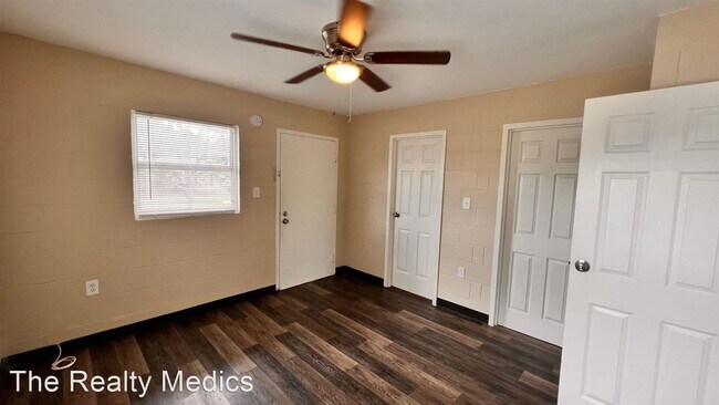 Building Photo - 1 br, 1 bath House - 2000 W Jackson St Unit 8