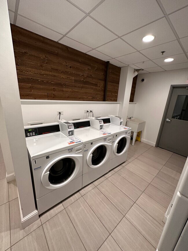 Building Photo - 833-835 Beacon St. Unit 505