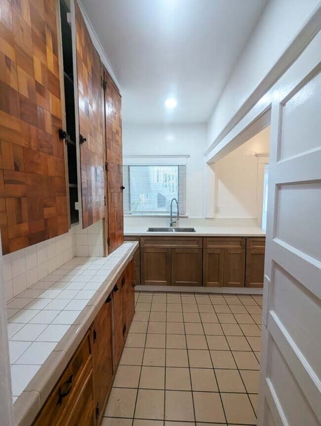 Building Photo - 1421 Kellam Ave