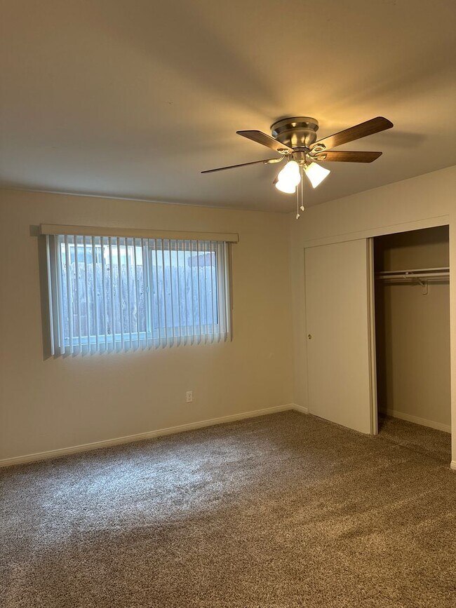 Building Photo - 408-14 Delaware St