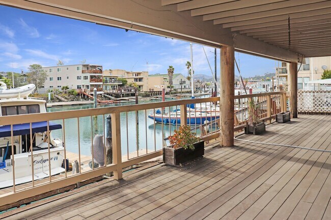 Primary Photo - 18 Mooring Road, Unit 18
