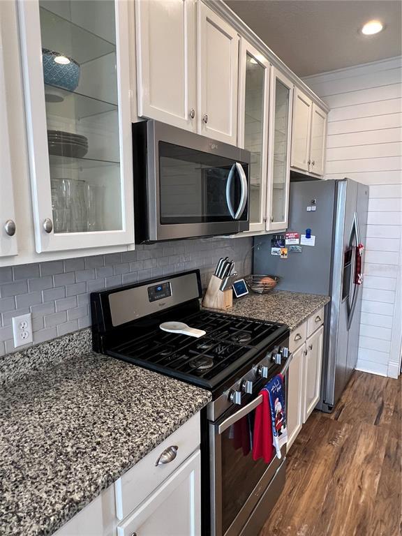 Building Photo - 221 Asterbrooke Dr