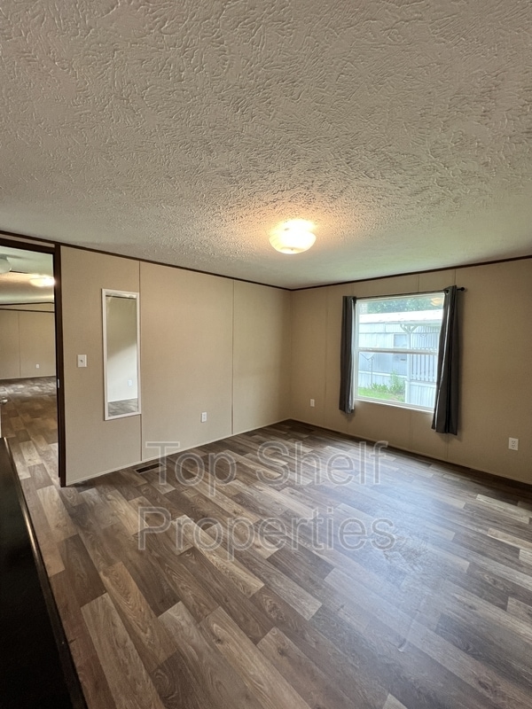 Building Photo - 443 Rocky Ridge Ln