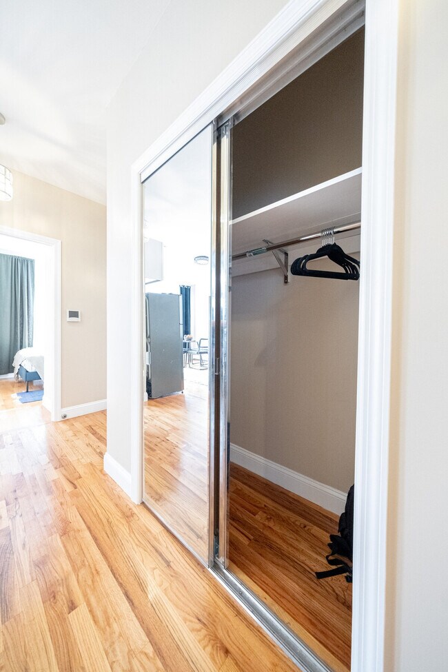 Building Photo - 245 W 113th St