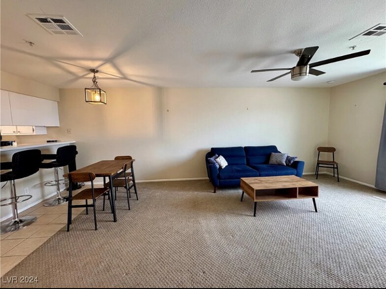 Building Photo - 2056 Mesquite Ln