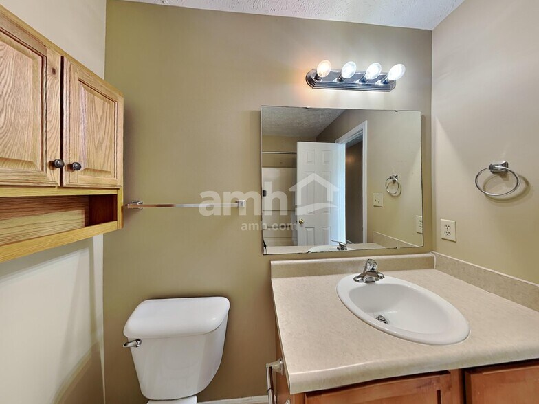 Building Photo - 6591 W Irving Dr