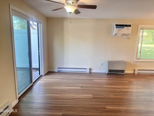 Building Photo - 36 Donna Lynn Dr