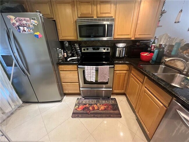 Building Photo - 2339 SW 15th St