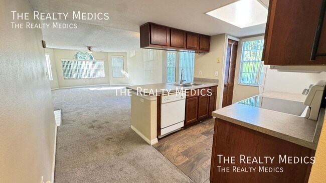 Building Photo - 2727 N Poinciana Blvd