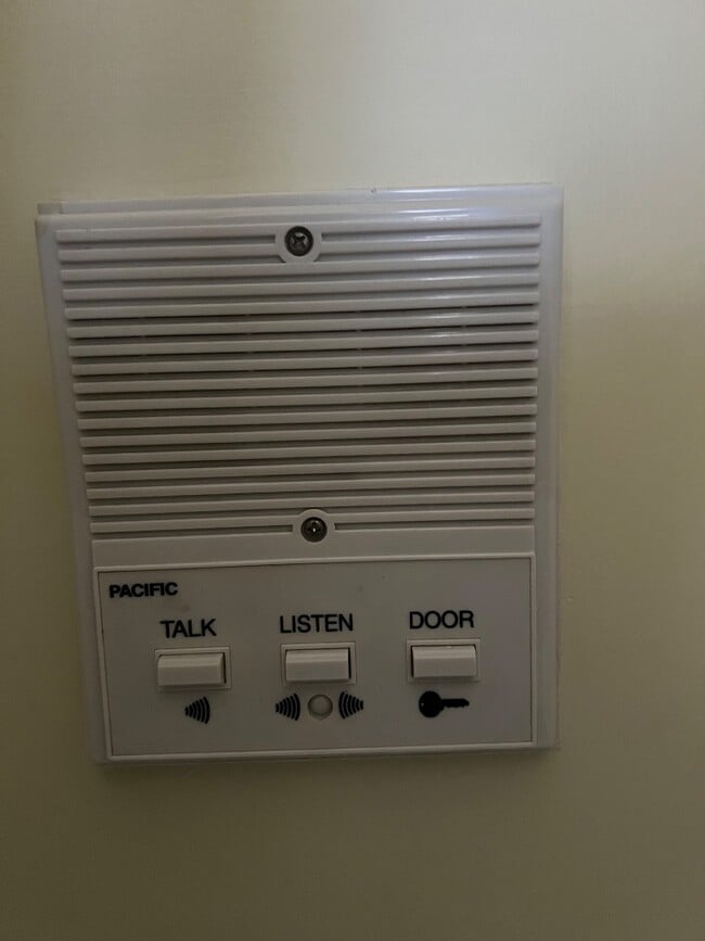 Building Photo - 8056 S Luella Ave