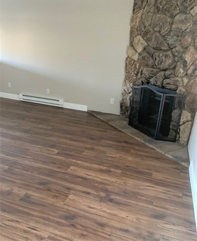 Building Photo - Lovely 2 bedroom PUD in the E Section of R...
