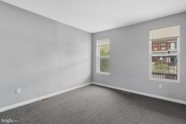 Building Photo - 1209 N Dukeland St