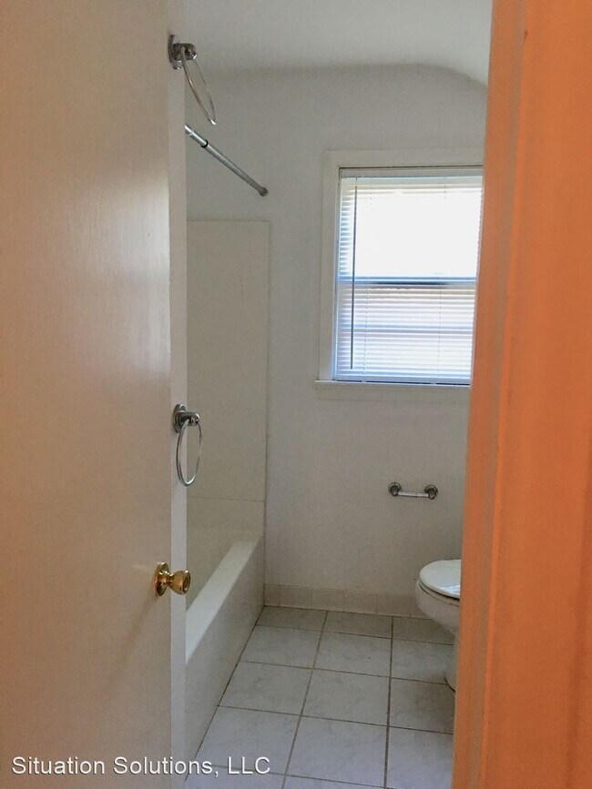 Building Photo - 3 br, 2 bath House - 1033 Georgetown Rd