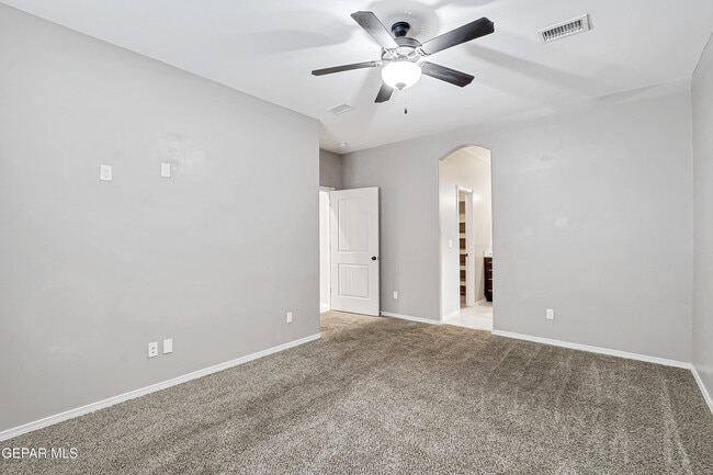 Building Photo - 7249 Long Meadow Dr