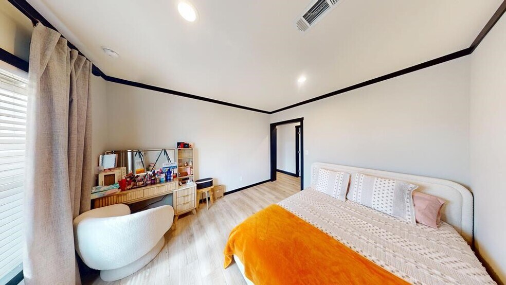 Building Photo - 822 Private Rd