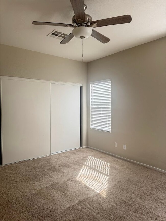 Building Photo - 6005 Highland Gardens Dr
