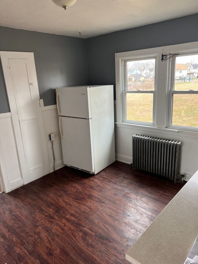 Building Photo - Lovely 2 Bedroom Apartment in Old Town