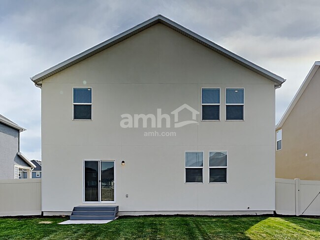 Building Photo - 1184 N Wagon Way