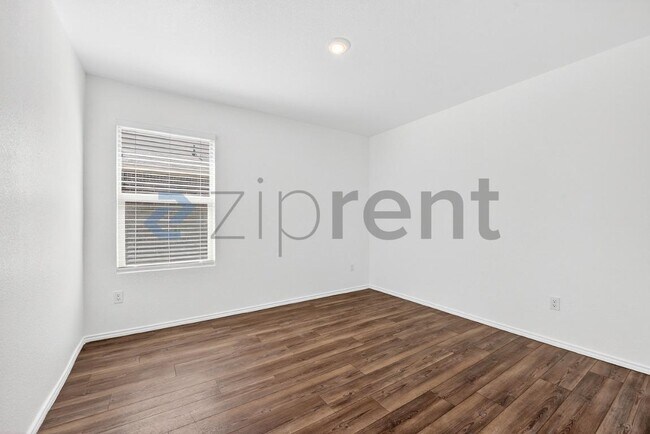 Building Photo - 900 Wildflower St