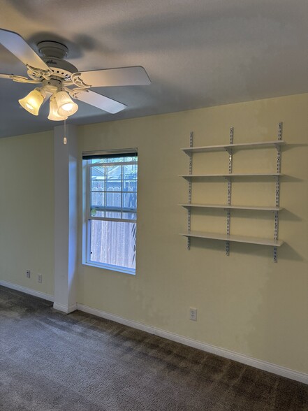 Building Photo - 891 Rosewood Ave
