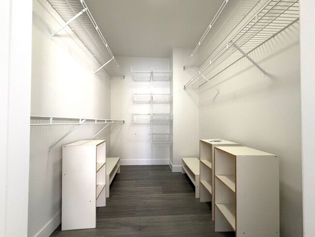 Building Photo - 9449 Amber Valley Ln