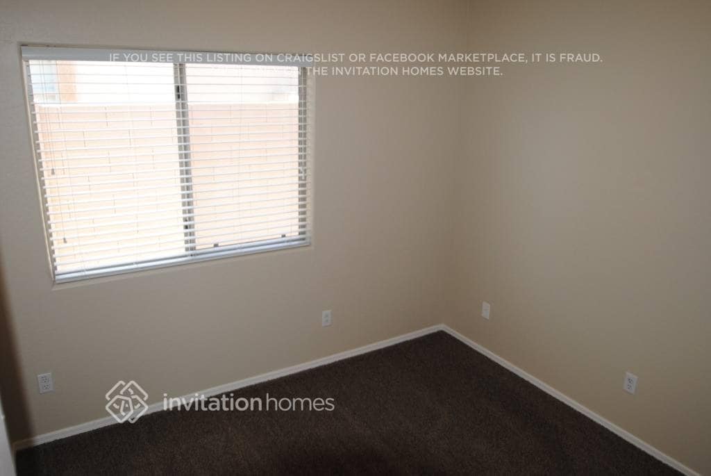 Building Photo - 10209 W Parkway Dr