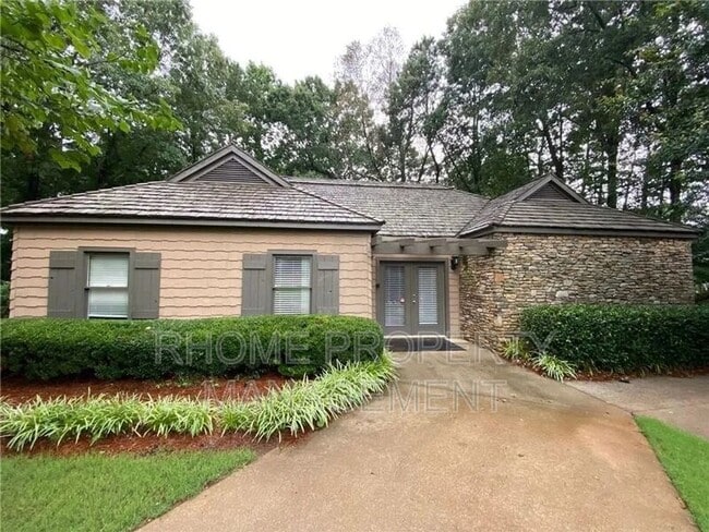 Building Photo - 1418 Highland Bluff Dr S E
