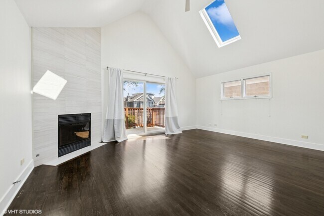 Building Photo - 1730 W Barry Ave