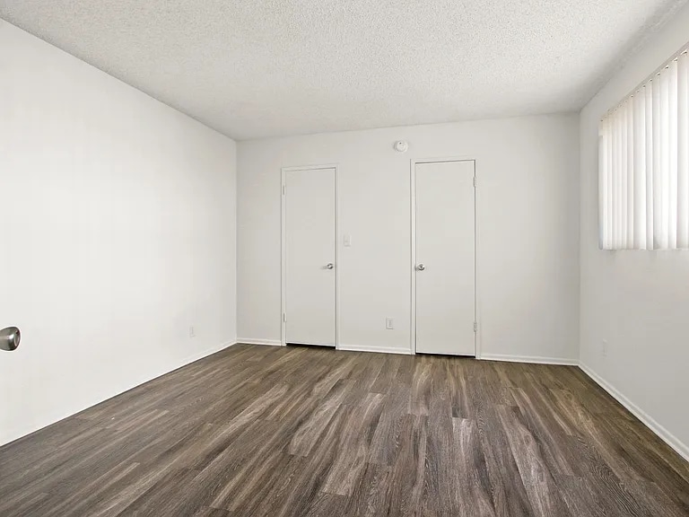 Building Photo - 433 Kelton Ave