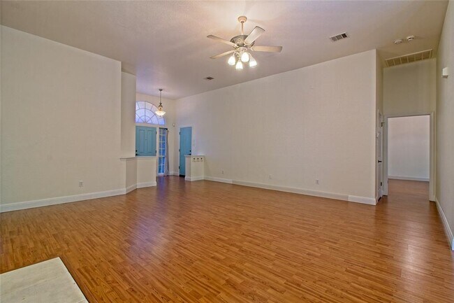 Building Photo - 301 Derby Ln